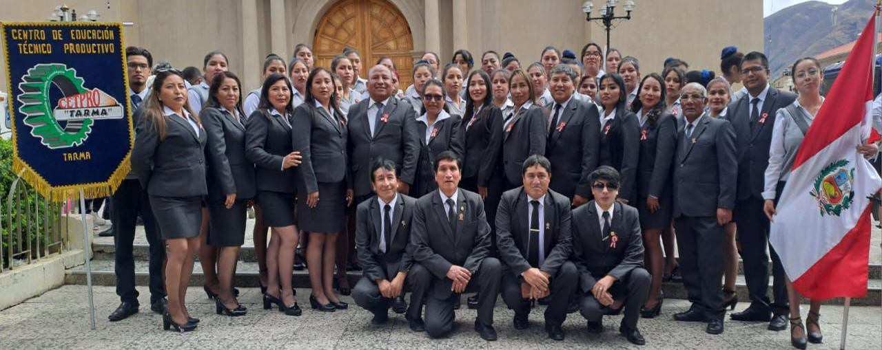 Docentes del CETPRO Tarma